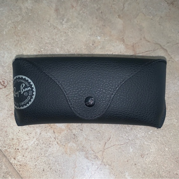 Ray-Ban Sunglasses Black Leather Snap Case With Microfiber Red Logo Cloth - Picture 2 of 10